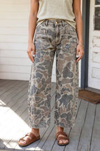 Load image into Gallery viewer, Camouflage Jeans