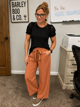 Load image into Gallery viewer, The Montana Top-Black/Peach