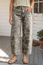 Load image into Gallery viewer, Camouflage Jeans