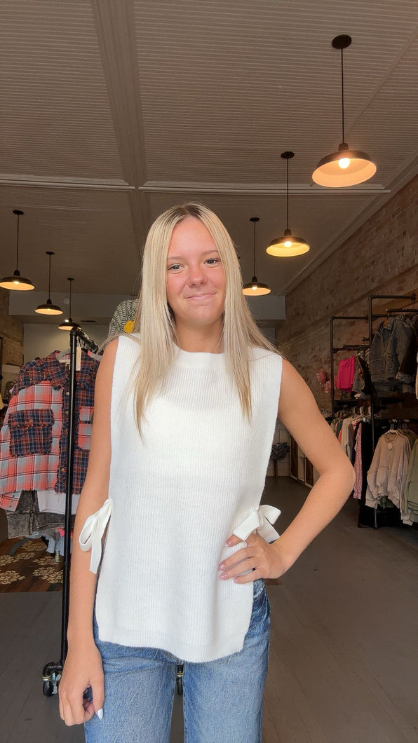 The Acorn Sweater-White