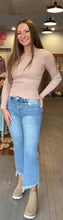 Load image into Gallery viewer, Crew Neck Sweater